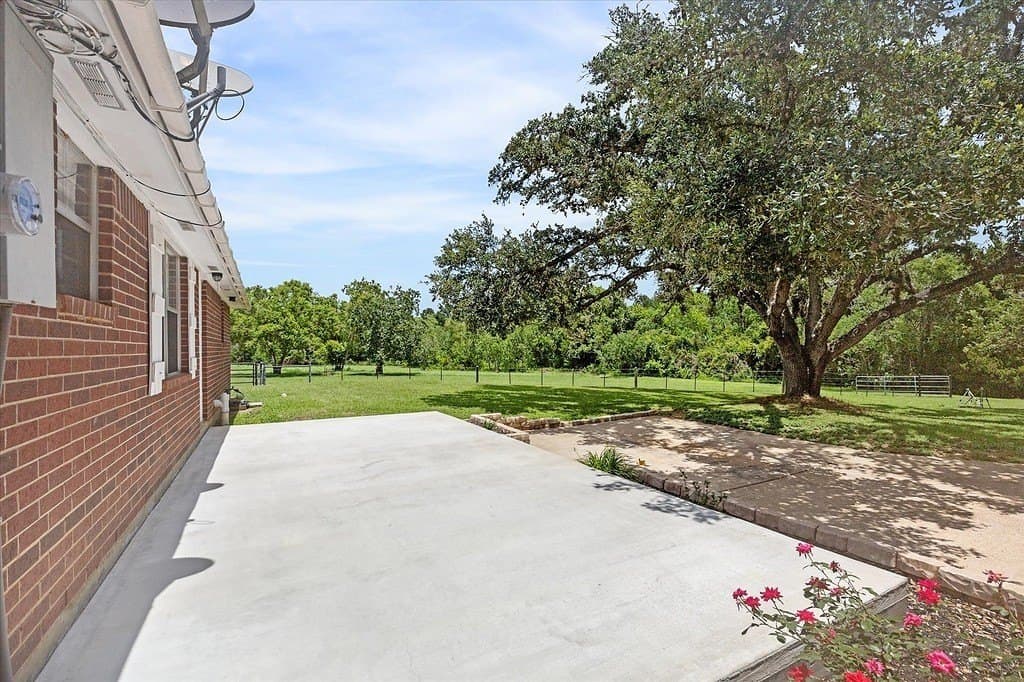 5 acres in Austin County - photo 3