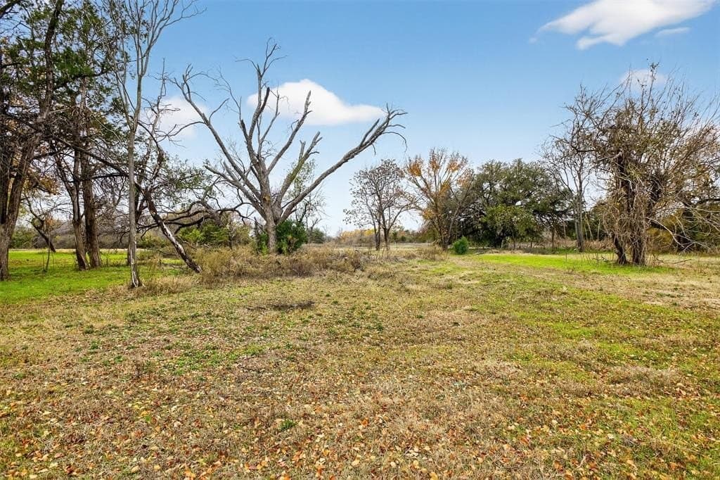 15.54 acres in Tarrant County - photo 5