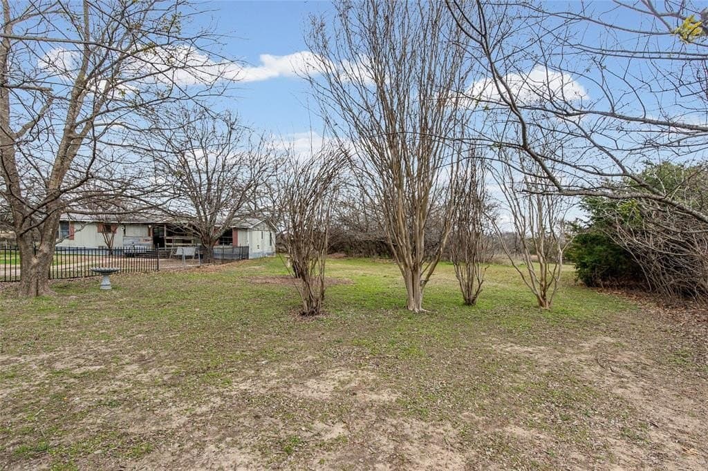 10.59 acres in Hunt County - photo 17