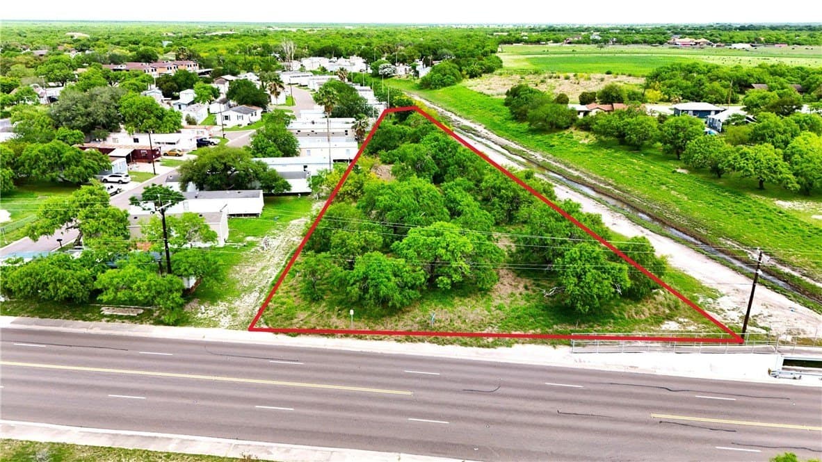 0.5 acres in Kleberg County - photo 3