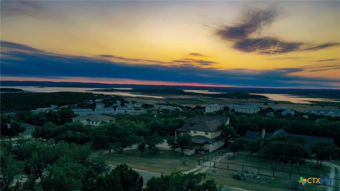 1.05 acres in Comal County - photo 3