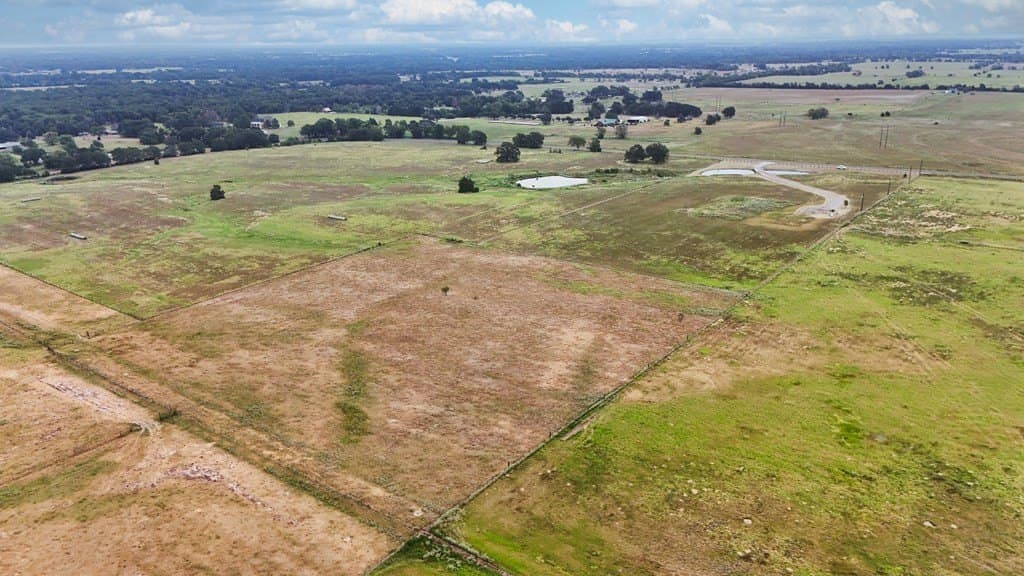 10 acres in Kaufman County - photo 2