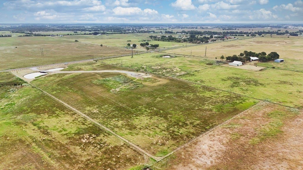 10 acres in Kaufman County - photo 5