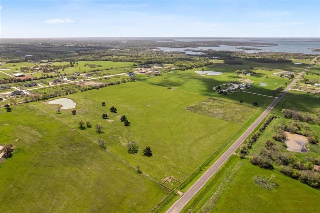 27.72 acres in Denton County - photo 2