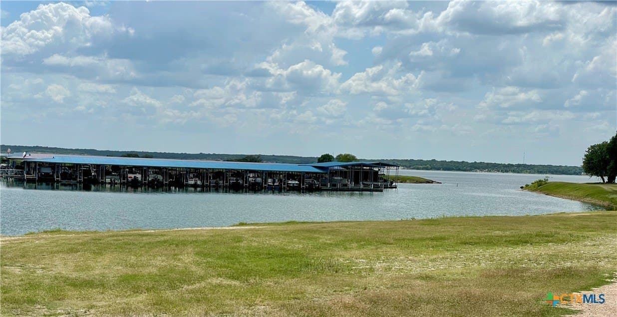0.26 acres in Hill County - photo 9