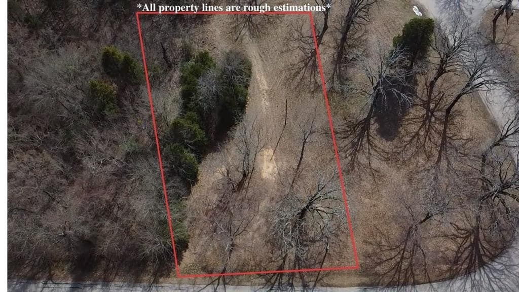 0.2 acres in Henderson County - photo 5