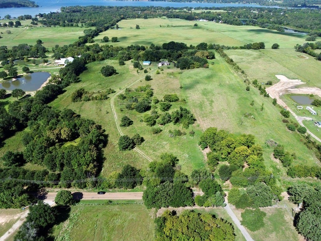 19.12 acres in Henderson County - photo 2
