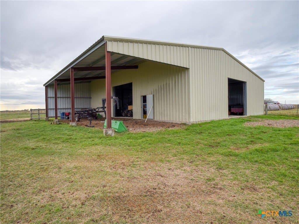 25 acres in Lavaca County - photo 40