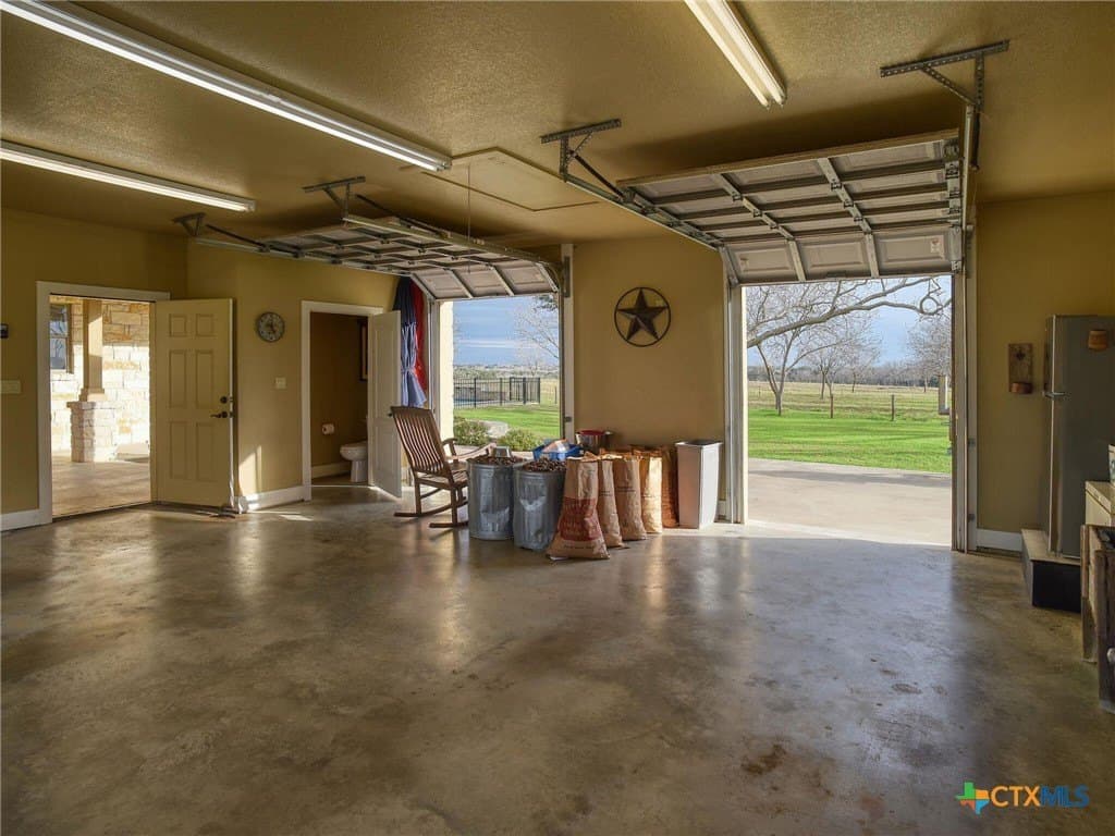 25 acres in Lavaca County - photo 30