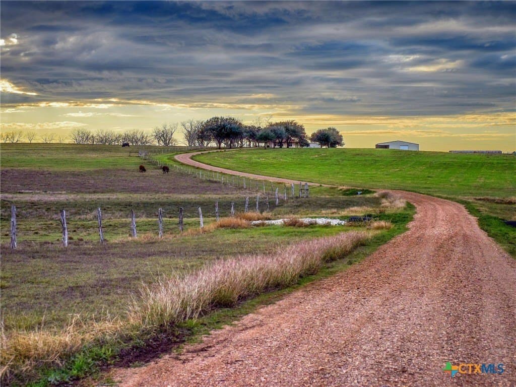 25 acres in Lavaca County - photo 2