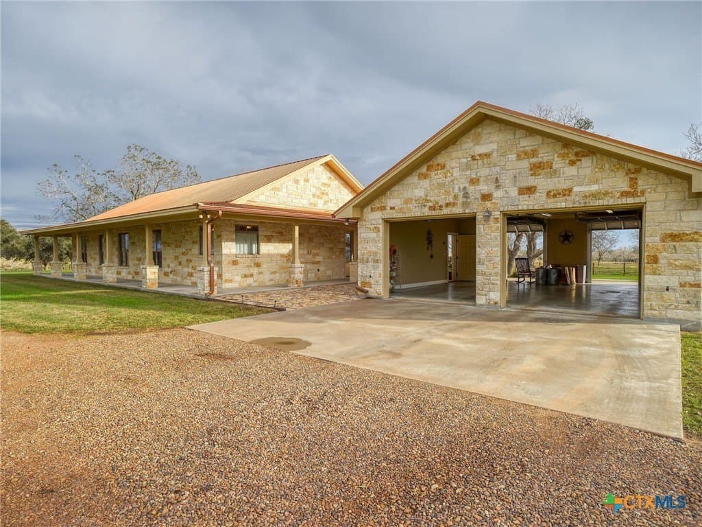 25 acres in Lavaca County - photo 29