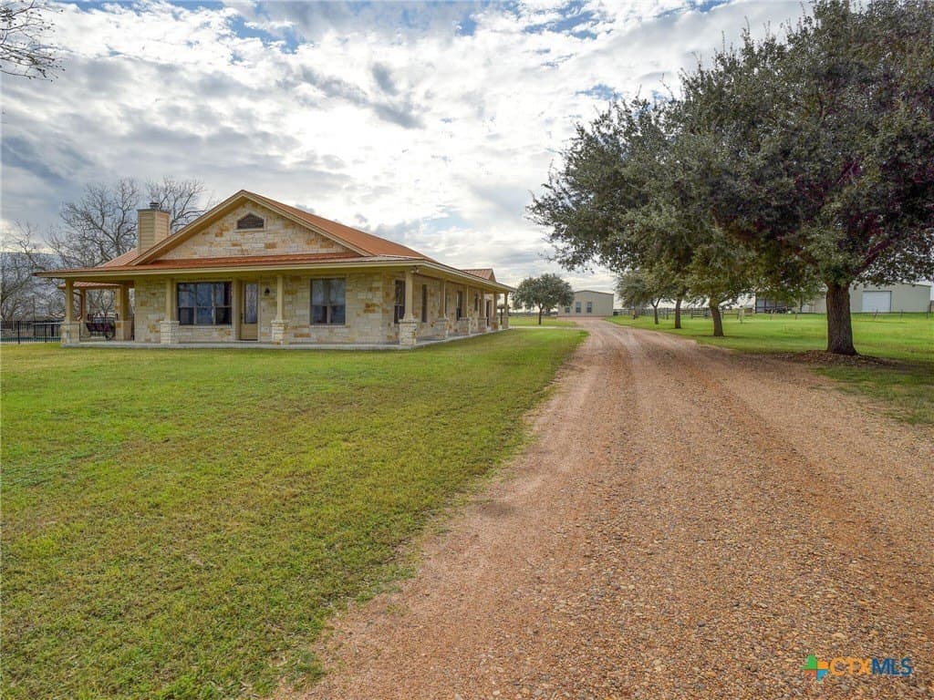 25 acres in Lavaca County - photo 3