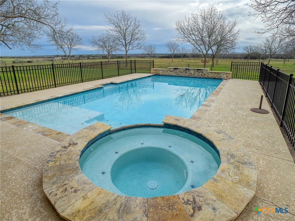 25 acres in Lavaca County - photo 28