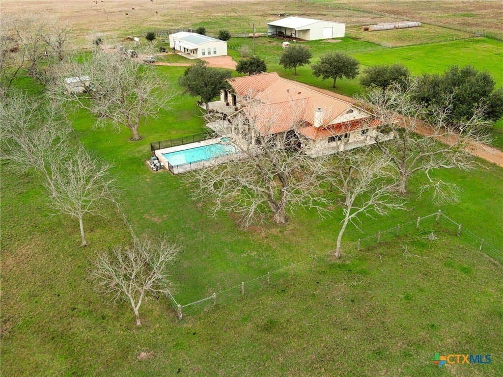25 acres in Lavaca County - photo 4