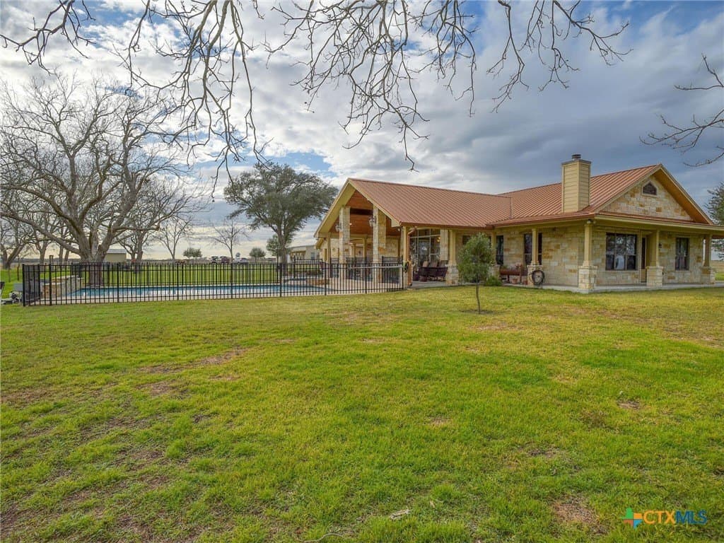 25 acres in Lavaca County - photo 5