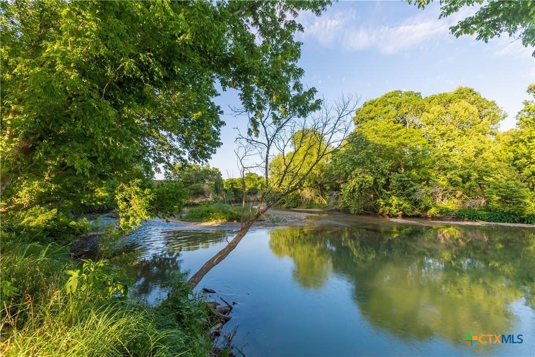 42.95 acres in Guadalupe County - photo 4