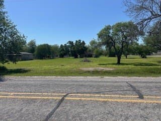 0.69 acres in Bee County - photo 4