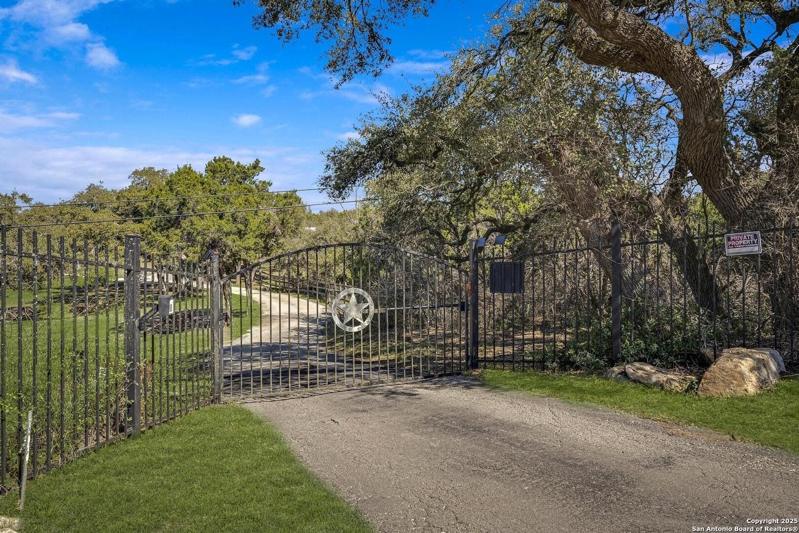 16.68 acres in Comal County - photo 32
