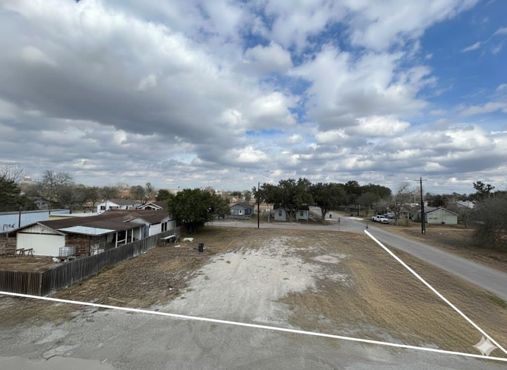 0.25 acres in Jim Wells County - photo 2