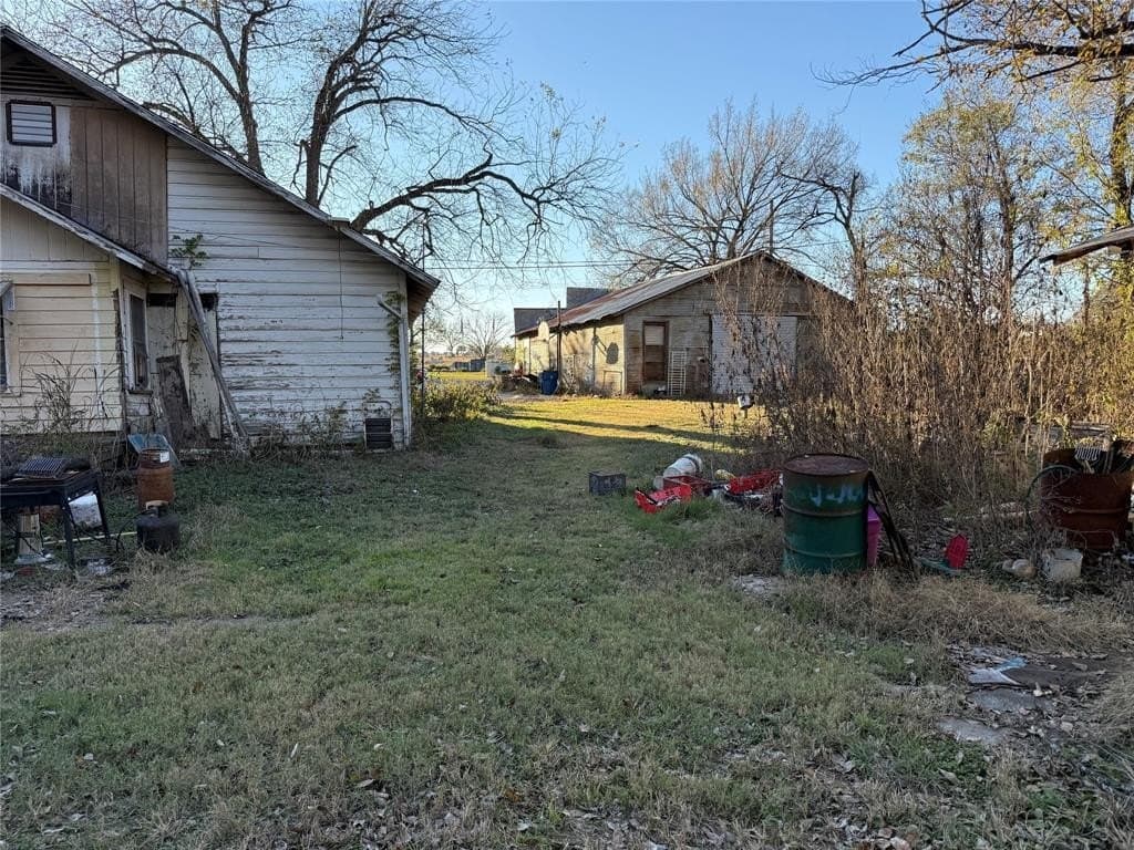 1.1 acres in Johnson County - photo 3