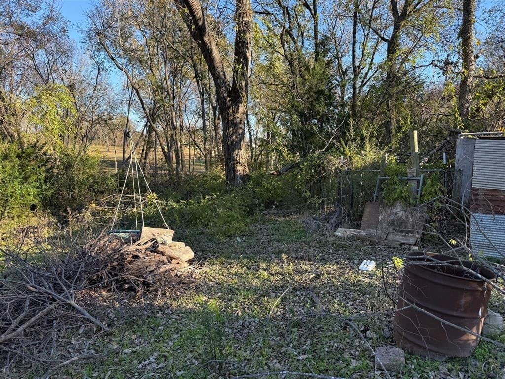 1.1 acres in Johnson County - photo 4