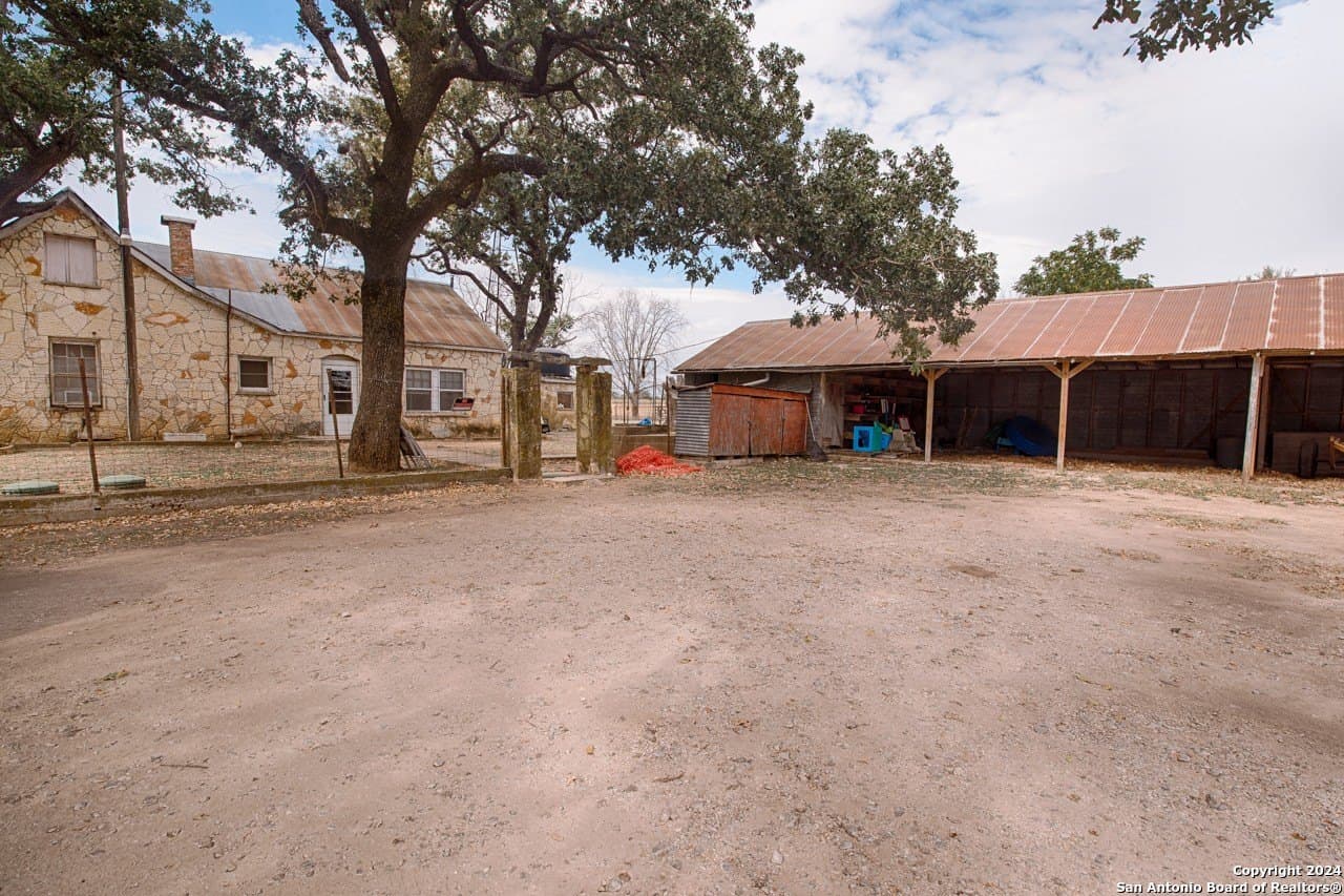 10 acres in Kerr County - photo 19