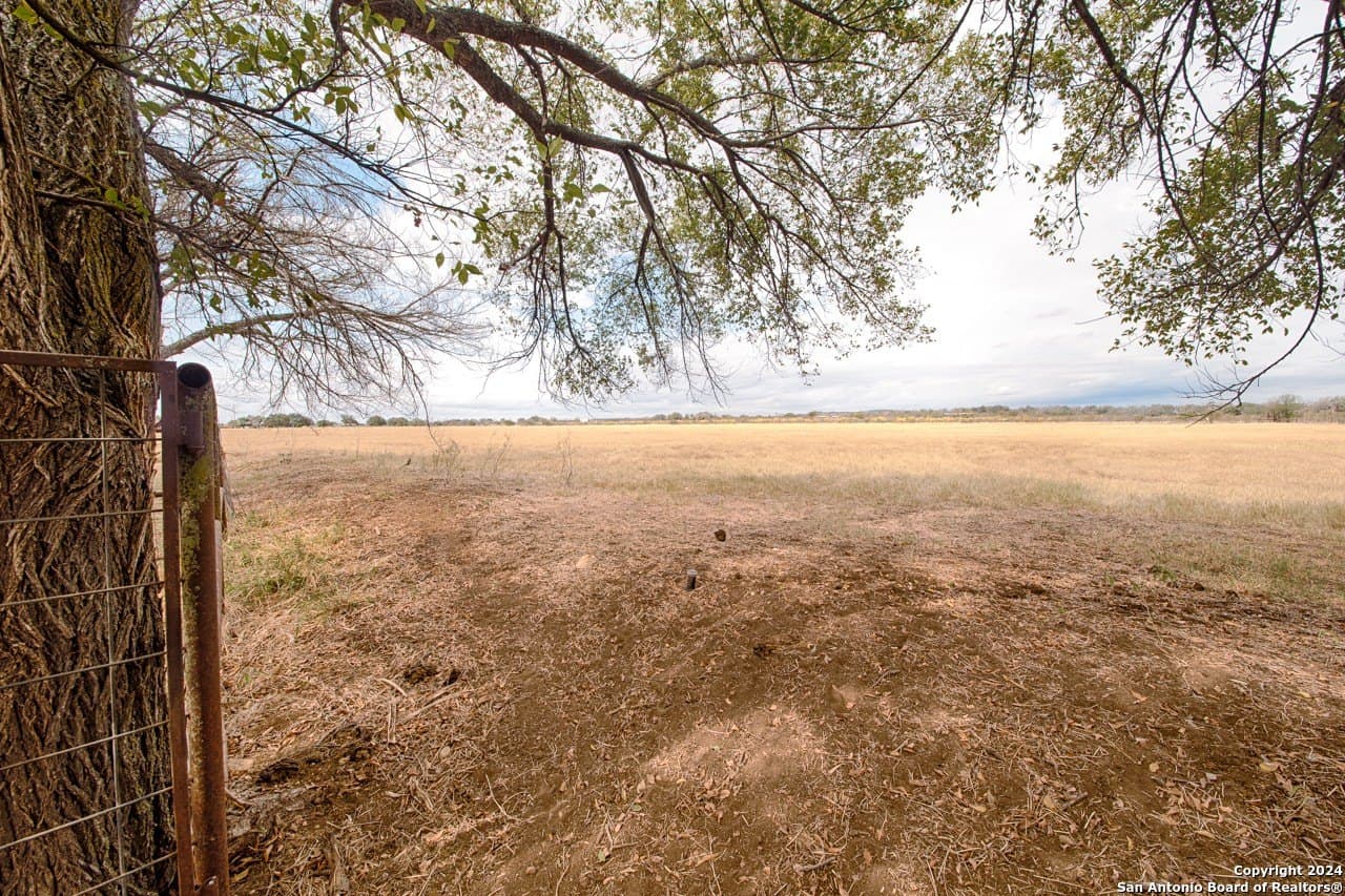 10 acres in Kerr County - photo 14