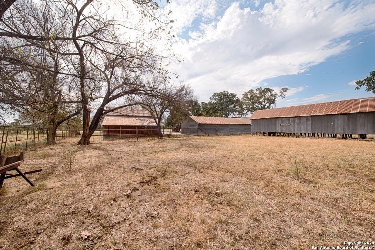 10 acres in Kerr County - photo 16