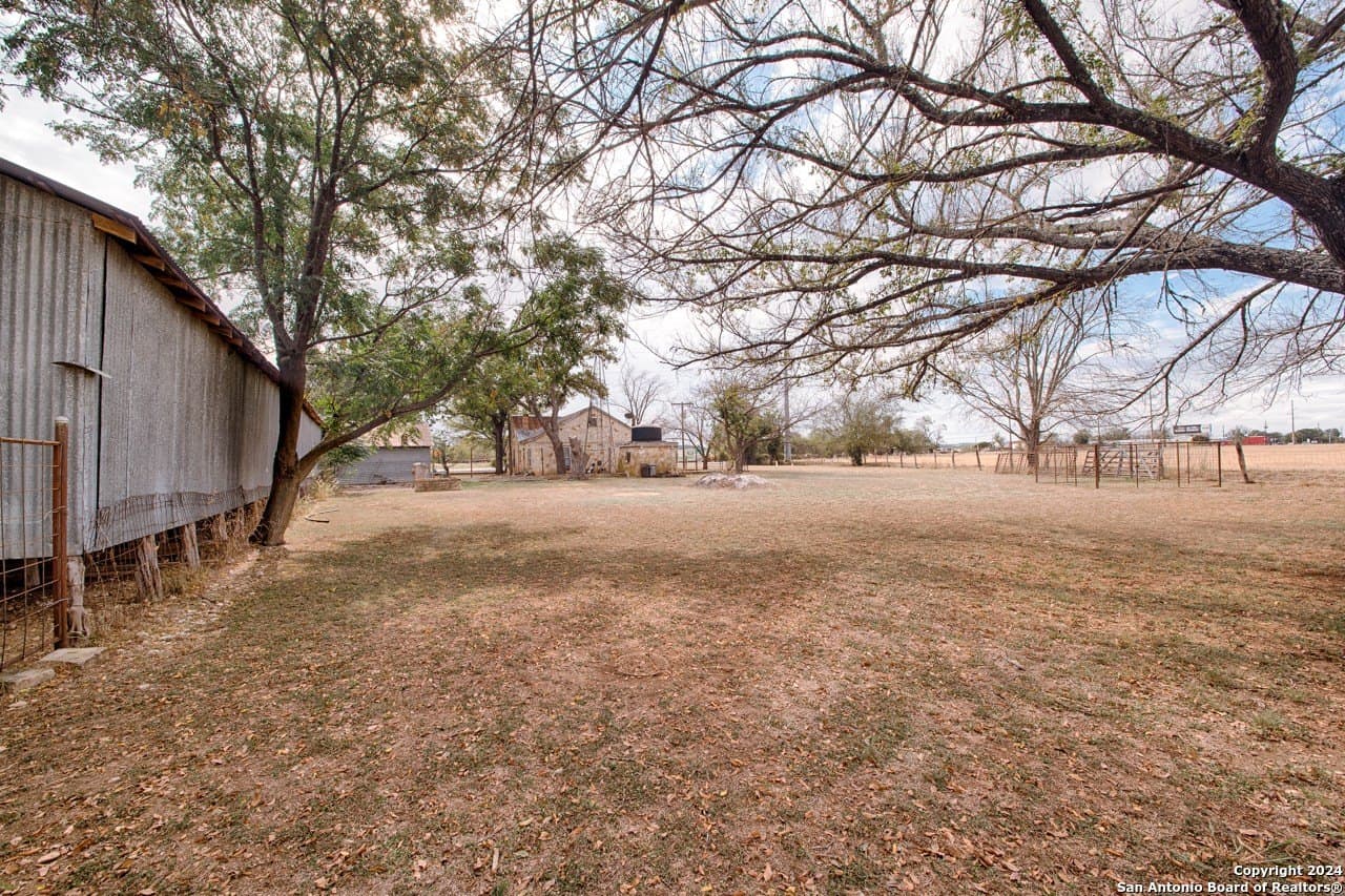 10 acres in Kerr County - photo 13