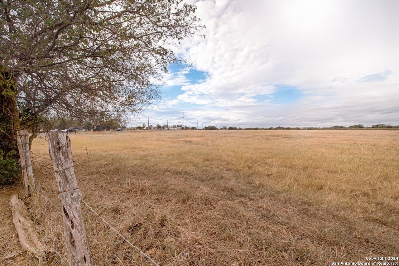 10 acres in Kerr County - photo 11