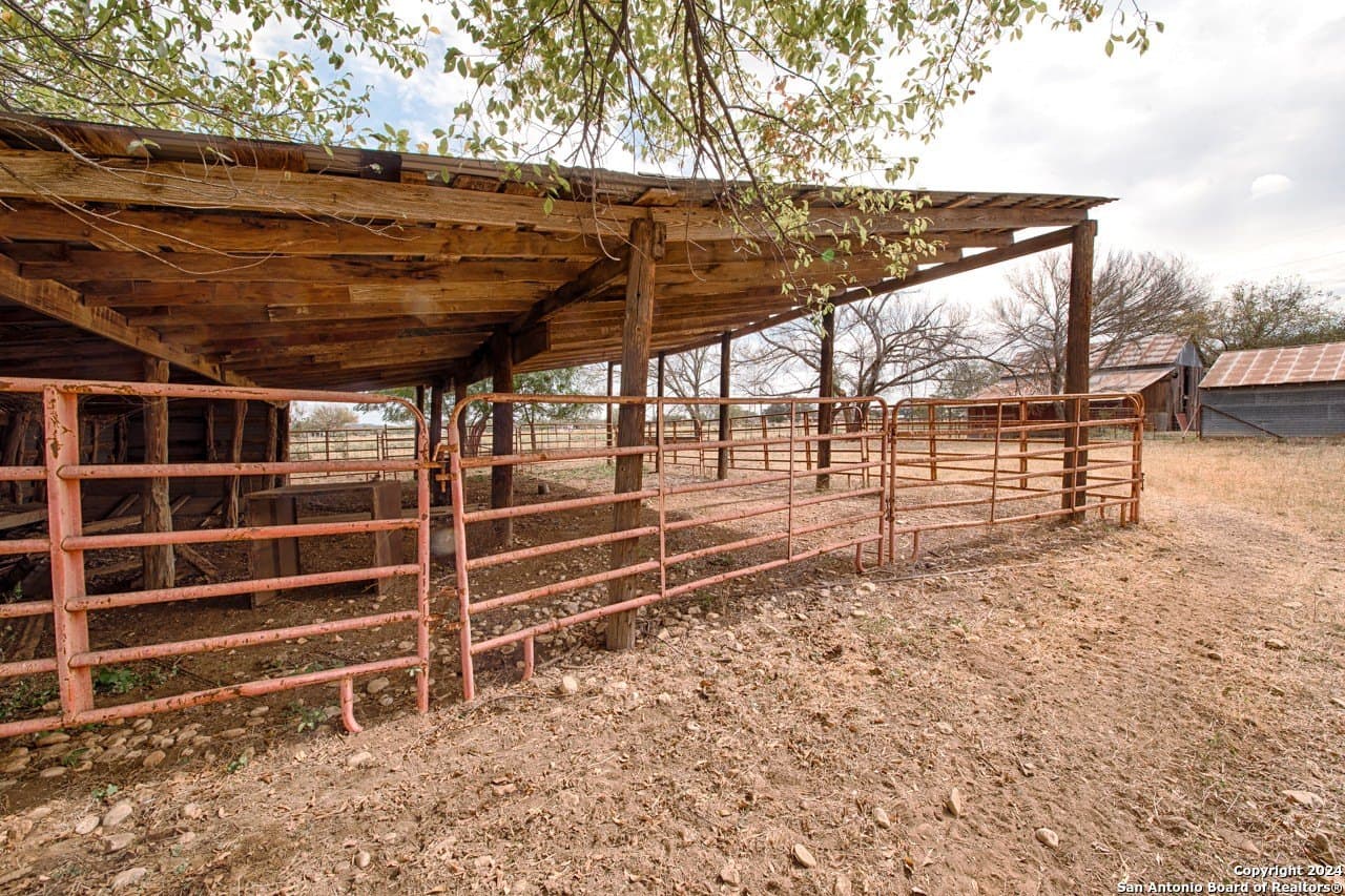 10 acres in Kerr County - photo 15