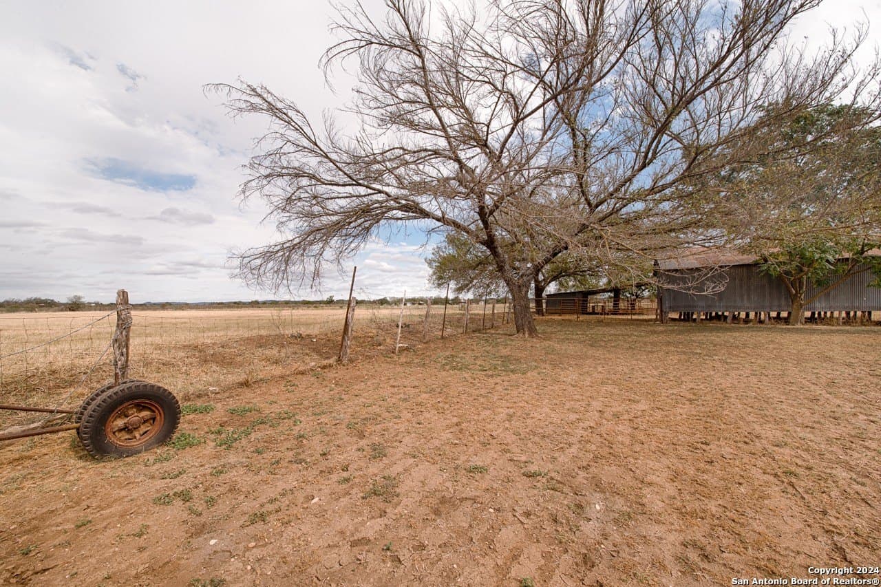 10 acres in Kerr County - photo 12
