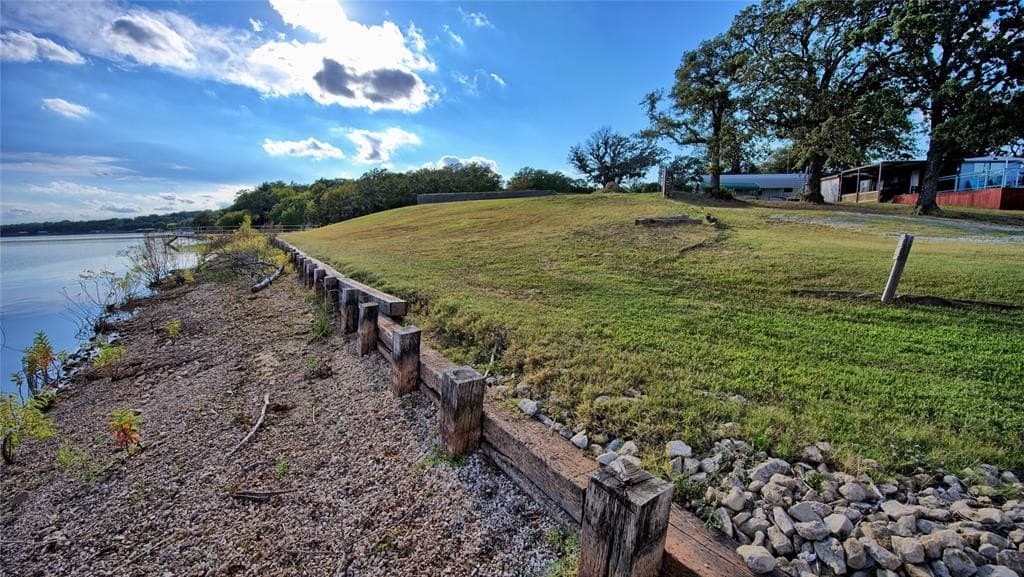 2.05 acres in Montague County - photo 2