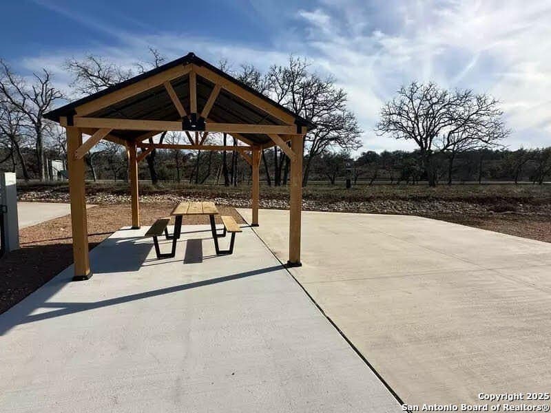 0.07 acres in Bandera County - photo 3