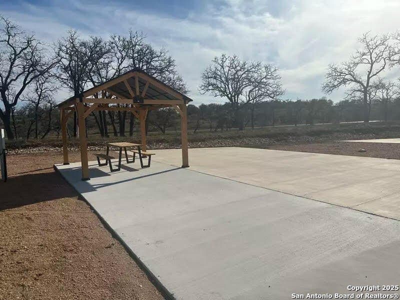 0.07 acres in Bandera County - photo 4