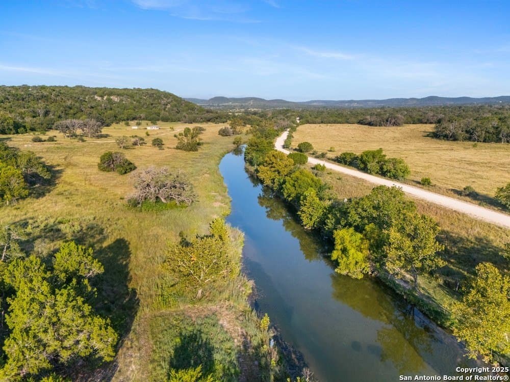10.01 acres in Bandera County - photo 4