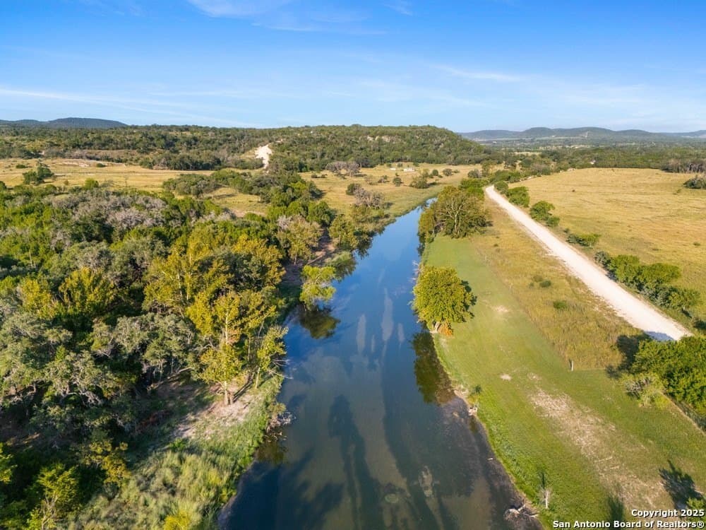10.01 acres in Bandera County - photo 2