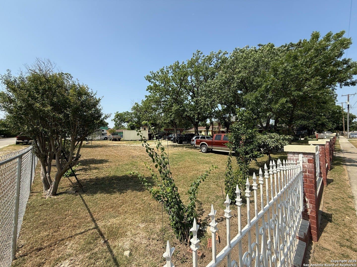 710 W Baetz BLVD 1
