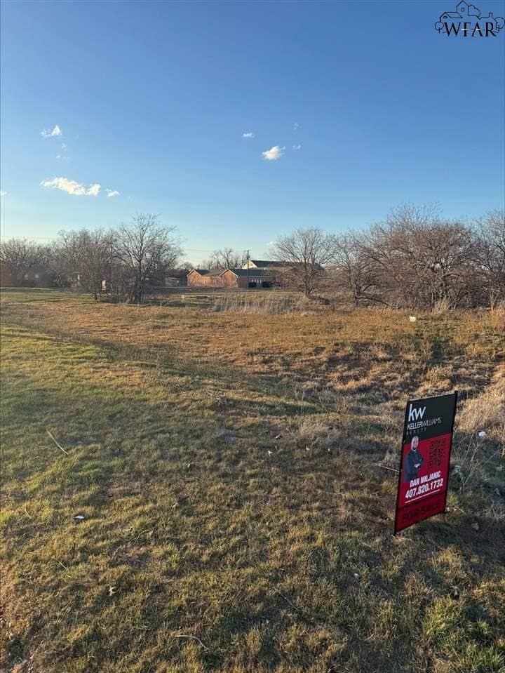 0.85 acres in Wichita County - photo 4