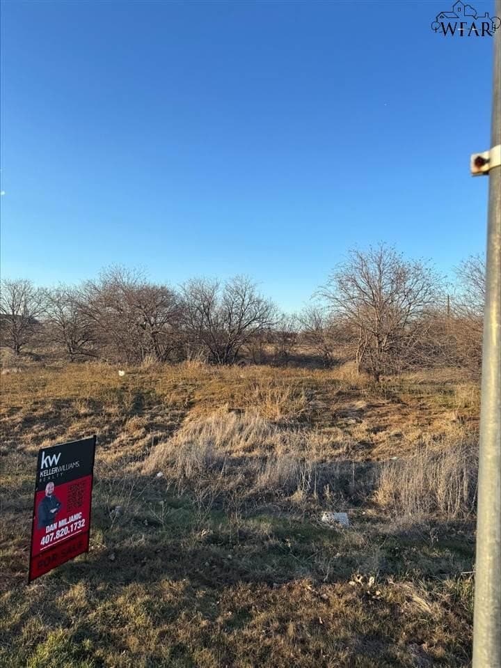 0.85 acres in Wichita County - photo 5