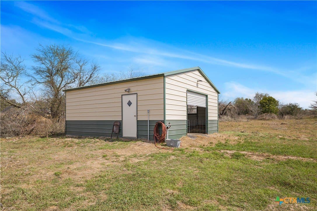 18.52 acres in Victoria County - photo 16