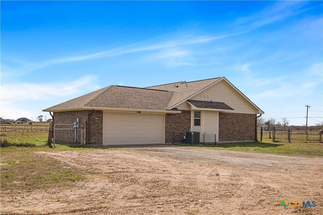 18.52 acres in Victoria County - photo 22