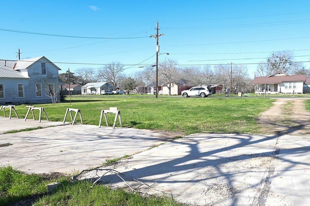 0.28 acres in Colorado County - photo 4
