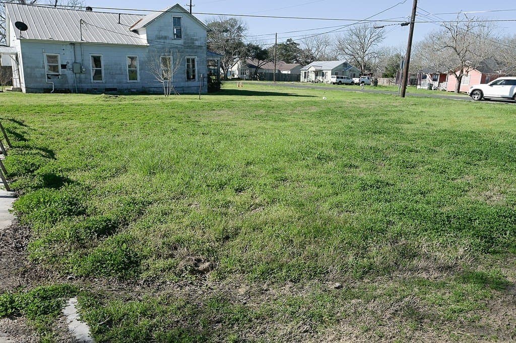 0.28 acres in Colorado County - photo 3
