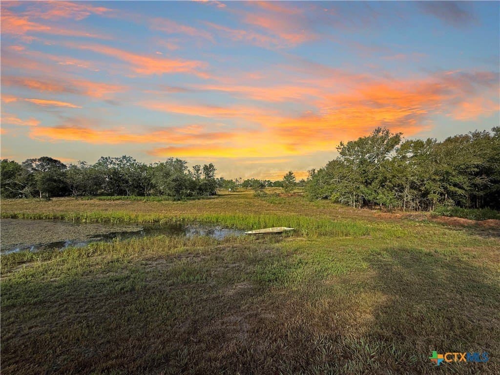 13.54 acres in Gonzales County - photo 4