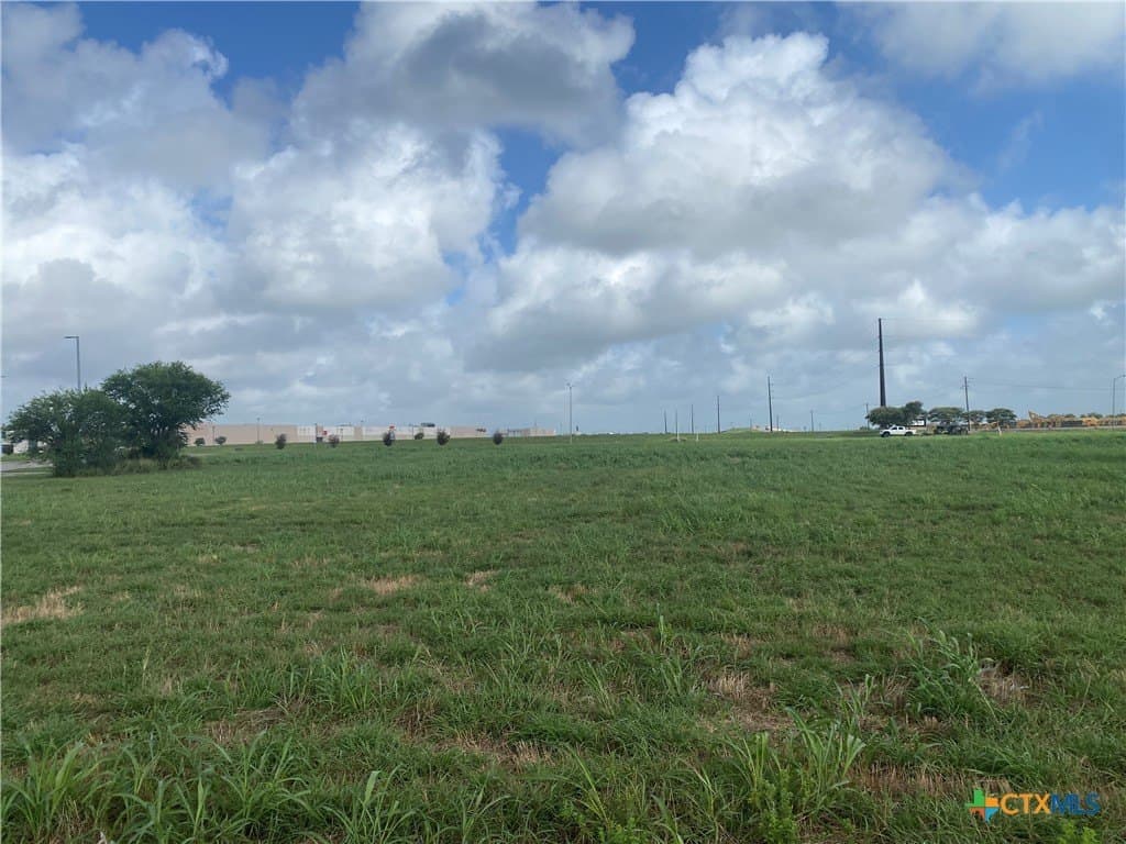 3.45 acres in Victoria County - photo 3