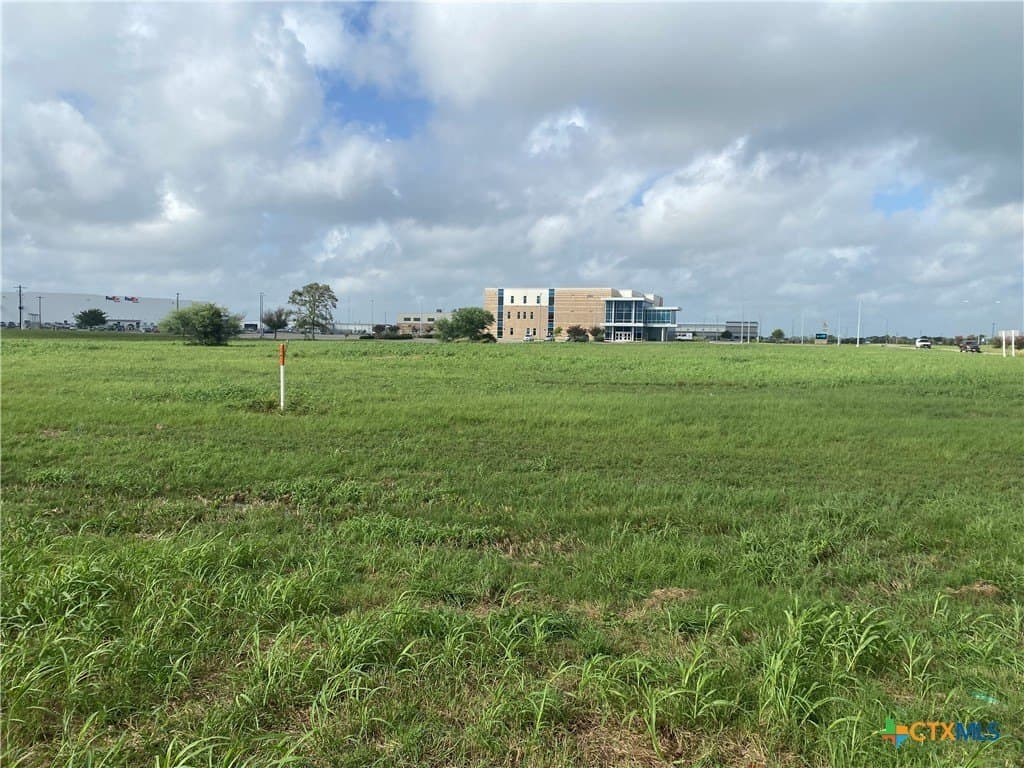 3.45 acres in Victoria County - photo 2