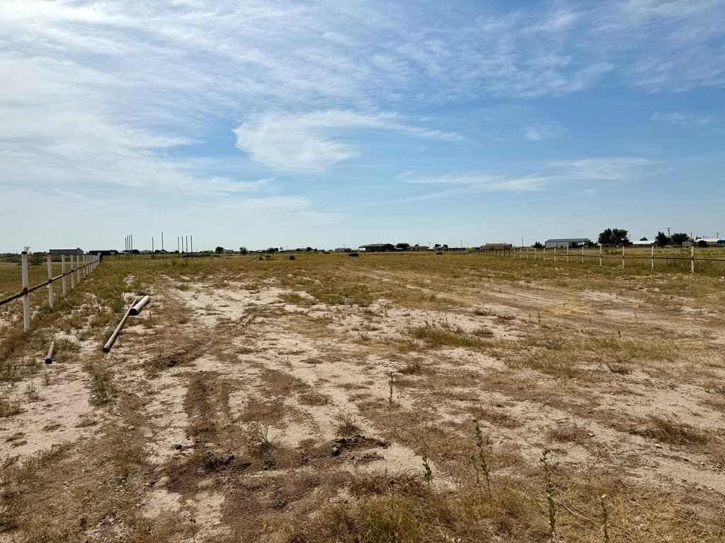 2.85 acres in Gaines County - photo 2