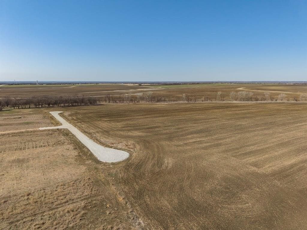 12.37 acres in Hill County - photo 4