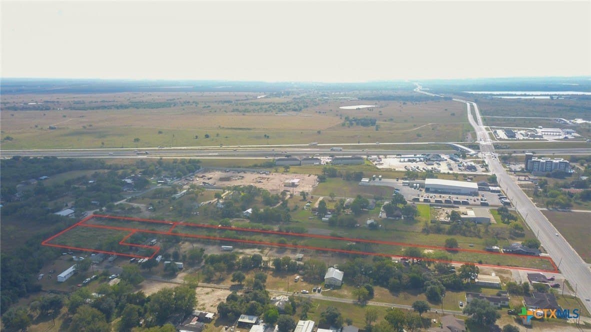 3.92 acres in Victoria County - photo 2